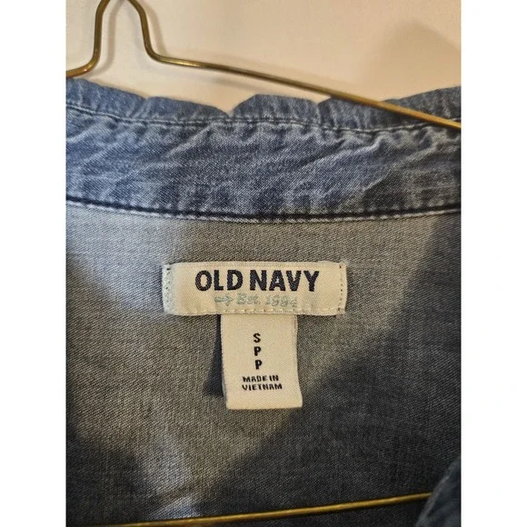 Lot Of 2 Old Navy Lightweight Denim Blue Long Sleeve Button Shirt Women's Small - Picture 5 of 16